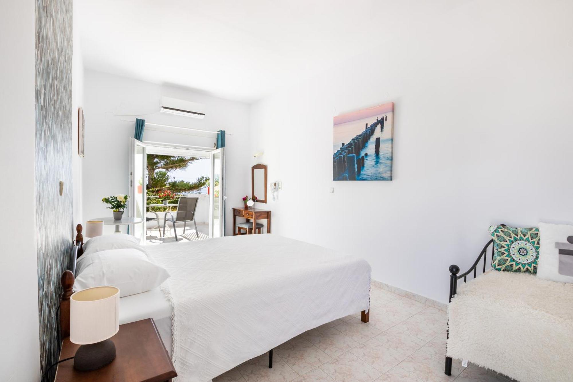Perama Hotel, Karpathos アモピ エクステリア 写真